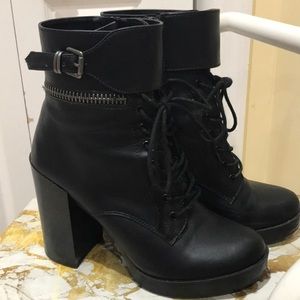 Black Ankle Boots (size: 8)